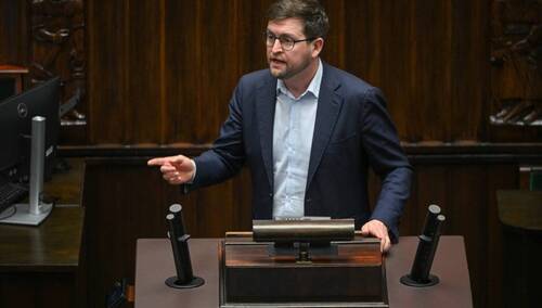 Poseł PiS Andrzej Śliwka na sali obrad Sejmu