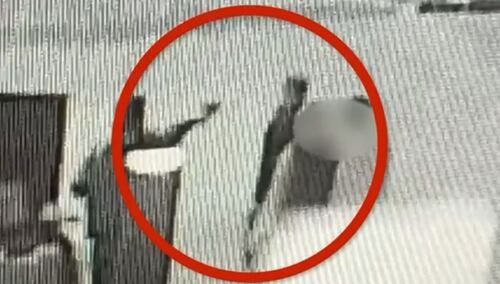 Makabra w Warszawie: Strzelił prosto w twarz