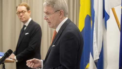 Helsinki: Szef MSZ Finlandii Pekka Haavisto wraz ze swoim szwedzkim odpowiednikiem Tobiasem Billstromem