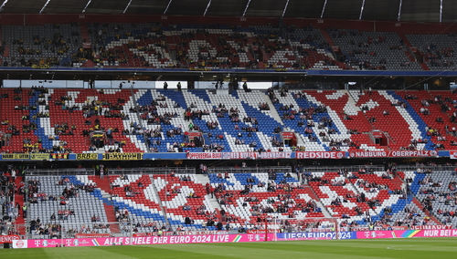 Kibice przed meczem FC Bayern Munich vs. Borussia Dortmund 