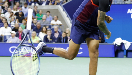 Znany tenisista wpadł w szał po przegranym meczu. Totalna demolka na korcie [WIDEO]