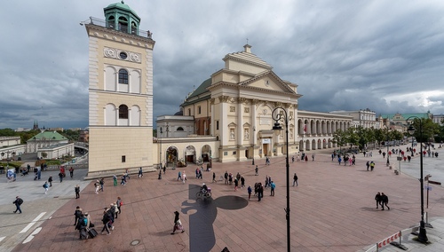 "Gapa" Jerzego Kaliny na Krakowskim Przedmieściu
