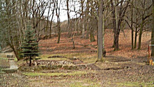 Resztki fundamentów obozu w Bad Sulza