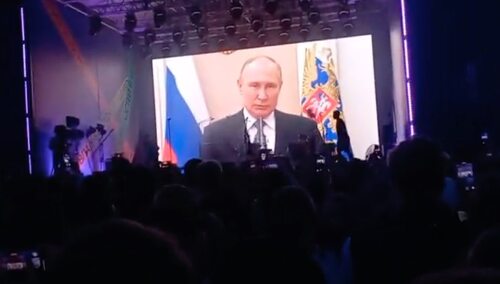 Rosyjscy uczniowie zagłuszali przemówienie Putina: "Niet wajnie! Niet wajnie!' [VIDEO]