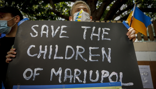 Matki, żony i dzieci obrońców Mariupola do Franciszka: „Jesteś naszym ostatnim bastionem nadziei”