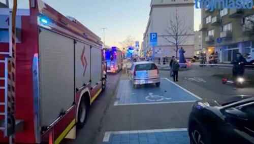 Kierowca volvo wjechał w witrynę restauracji w Gdyni