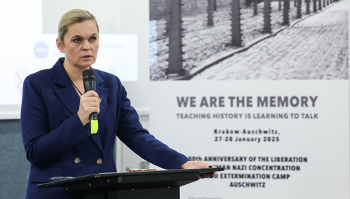 Barbara Nowacka na międzynarodowej konferencji „My jesteśmy pamięcią. Nauczanie historii to nauka rozmowy” w Krakowie podczas rocznicy "wyzwolenia niemieckiego obozu Auschwitz-Birkenau