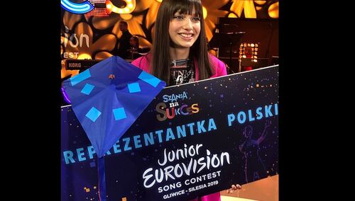 Warszawa: Napadnięto młodą piosenkarkę Viki Gabor. W jej obronie stanął ojciec - został pobity