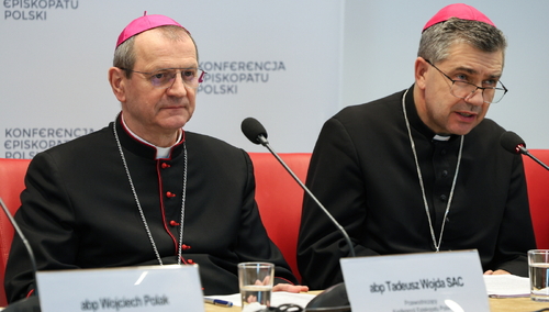 Od lewej: abp Tadeusz Wojda SAC, bp Wojciech Osial