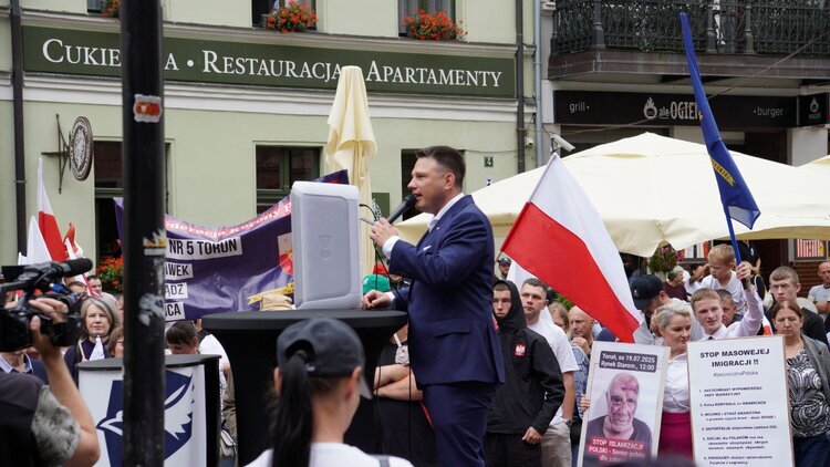 Sojusz z PiS? Konfederacja chce być "piękną panną na wydaniu"