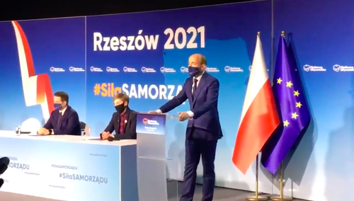 [WIDEO] „Jesteśmy po to, by zablokować zarówno brunatny, jak i czerwony ekstremizm”. Szokujące słowa Budki