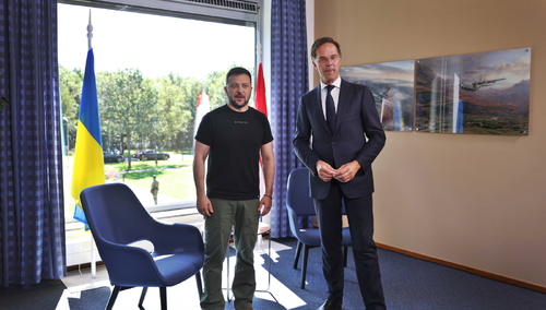 Prezydent Zełenski: Holandia przekaże Ukrainie 42 samoloty F-16