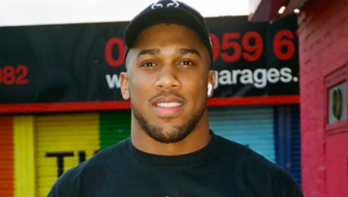 Anthony Joshua znów zaprezentował się w koszulce z biało-czerwonym Orłem. Internauci spekulują [FOTO]