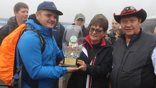 Rajd Solidarności. Związkowcy zdobyli najwyższy szczyt w Beskidzie Śląskim