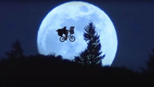 Kadr z filmu E.T.