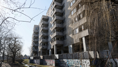 Warszawa. Budynki po radzieckich dyplomatach przy ul. Sobieskiego 100