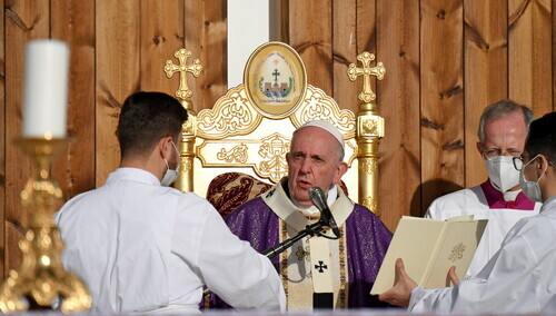 Franciszek w Irbilu: "Dziś mogę zobaczyć i dotknąć własnymi rękami, że Chrystus żyje i działa w tym świętym i wiernym ludzie"