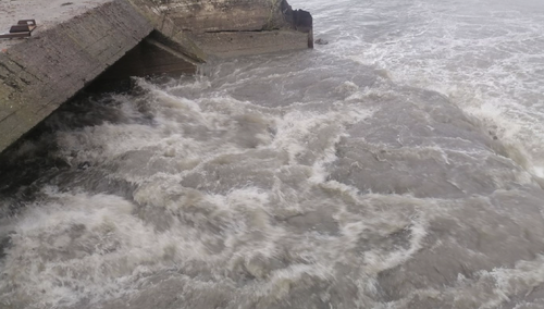 MPWiK dokonuje zrzutu odpadów do Wisły