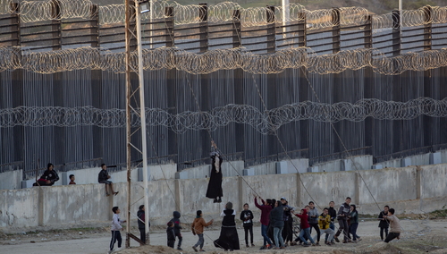 Transport dzieci ze Strefy Gazy do Egiptu