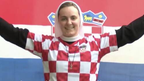 Zakonnica Marija Tatjana Zrno w koszulce narodowej Chorwacji