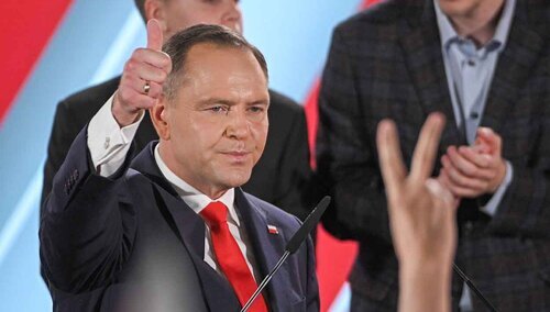 Prezydent-elekt Karol Nawrocki podczas wieczoru wyborczego