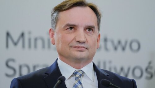 Zbigniew Ziobro podczas konferencji prasowej w siedzibie resortu w Warszawie