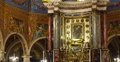 Ołtarz główny sanktuarium w Pompejach z obrazem Matki Bożej Pompejańskiej