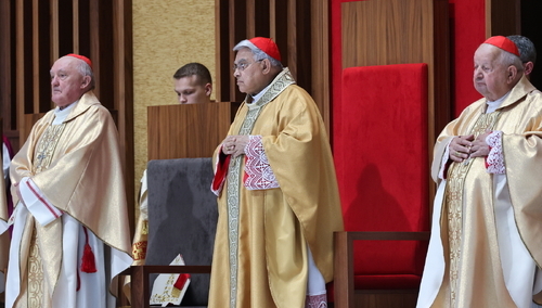 Od lewej: kard. Kazimierz Nycz, kard. Marcello Semeraro, kard. Stanisław Dziwisz