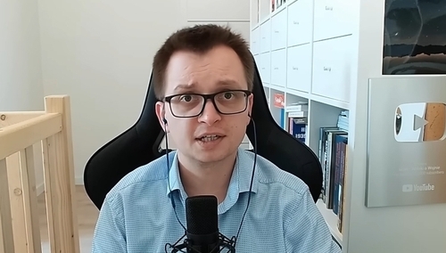 Macron niczym Judasz? Jarosław Wolski publikuje grafikę