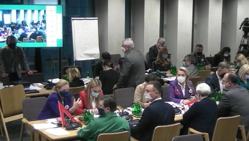 [VIDEO] „Co za kur** kut** jeb***”. Wulgaryzmy na wspólnym posiedzeniu komisji sejmowych