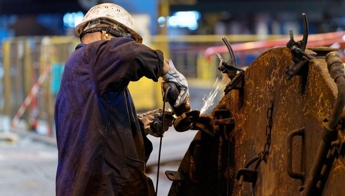 Pracownik w przemyśle, zdjęcie poglądowe