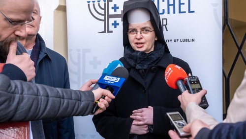 S. dr Monika Kupczewska podczas briefingu prasowego