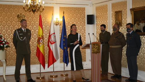 Odznaczeni członkowie hiszpańskiej grupy rekonstrukcyjnej "Poland First to Fight"