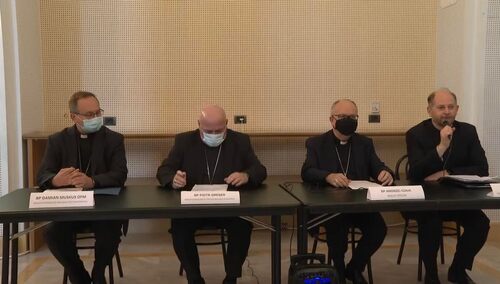 od lewej: bp Muskus OFM, bp Greger, bp Czaja i o. Gęsiak SJ