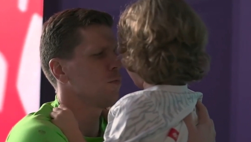 Polacy odpadli z mundialu w Katarze. Tak Szczęsny pocieszał zapłakanego syna [WIDEO]