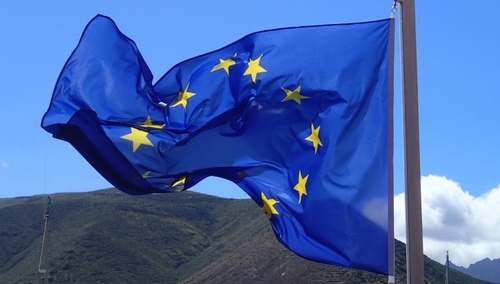 Flagi Unii Europejskiej, zdjęcie ilustracyjne / Flickr.com/Klaas Brumann/Domena Publiczna