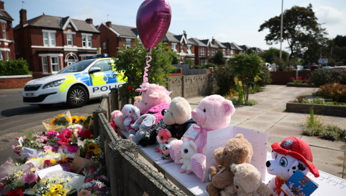 Miejsce upamiętnienia ofiar nożownika w Southport