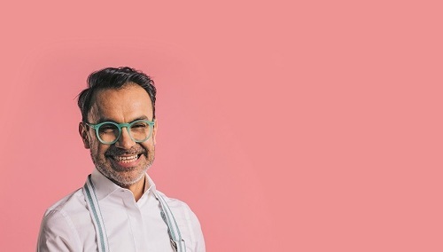 uśmiechnięty mężczyzna/ zdjęcie poglądowe