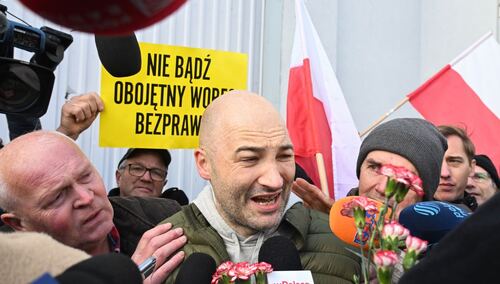 Ks. Michał Olszewski tuż po wyjściu z aresztu