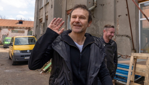 Ukraiński rockman podnosi morale żołnierzy w Donbasie