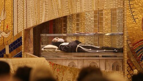 Ciało św. o. Pio z San Giovanni Rotonto