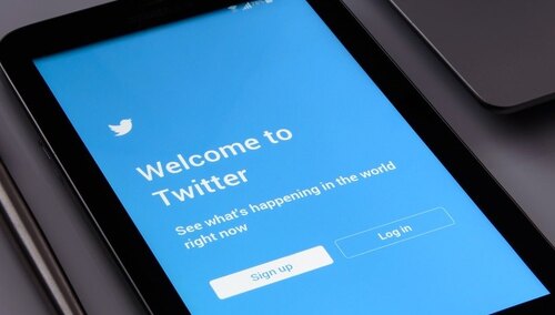 Była dziennikarka „The New York Times”: Twitter miał „tajne czarne listy”, aby ograniczać zasięgi