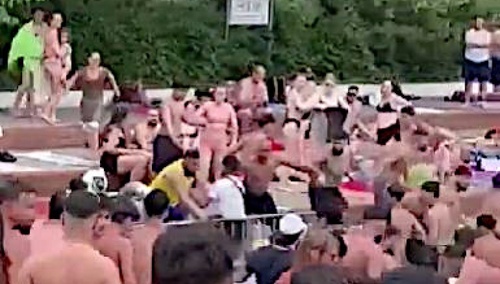 Zdjęcie ilustracyjne. W ubiegłym roku otwarty basen w berlińskiej dzielnicy Steglitz stał się areną bójki