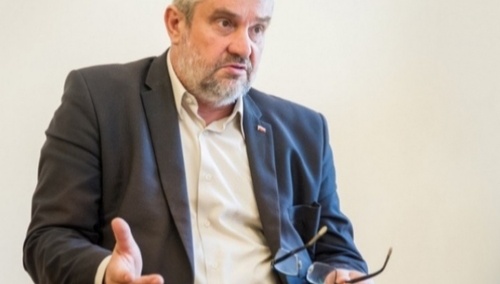 "Samobójstwo polityczne PiS na wsi". Ardanowski ostro o nowej „piątce dla zwierząt”