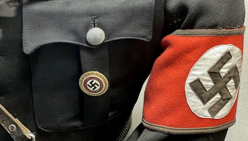 Mundur SS. Zdjęcie poglądowe