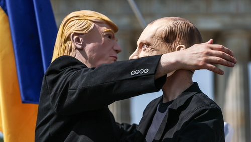 Berlińską manifestacja przeciwko rozmowie Trupa i Putina