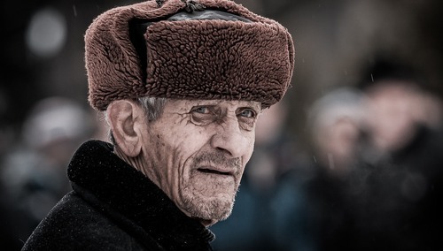 stary człowiek, zima