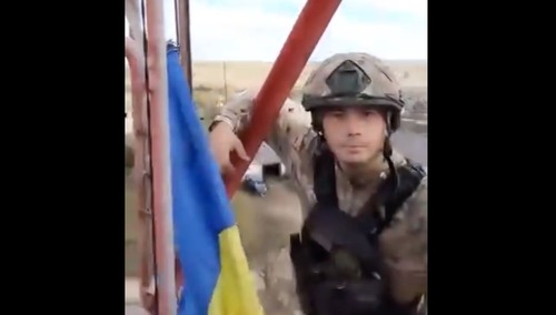 Ukraińska flaga nad Dawidowym Brodem. „Rosjanie w odwrocie” [WIDEO]