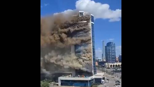 Płonie 26-piętrowy budynek w Astanie