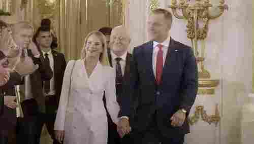 Marta Nawrocka wraz prezydentem elektem Karolem Nawrockim